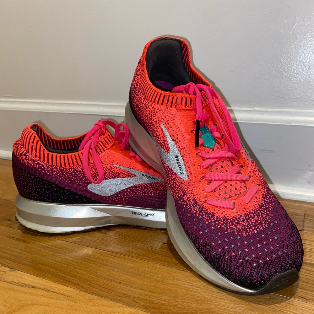 Brooks DNA AMP Womens Shoes